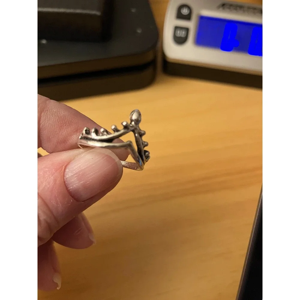 Silver Tone Crown Tiara Wishbone Ring V Shape Band Size 5‎ Royal Princess Style